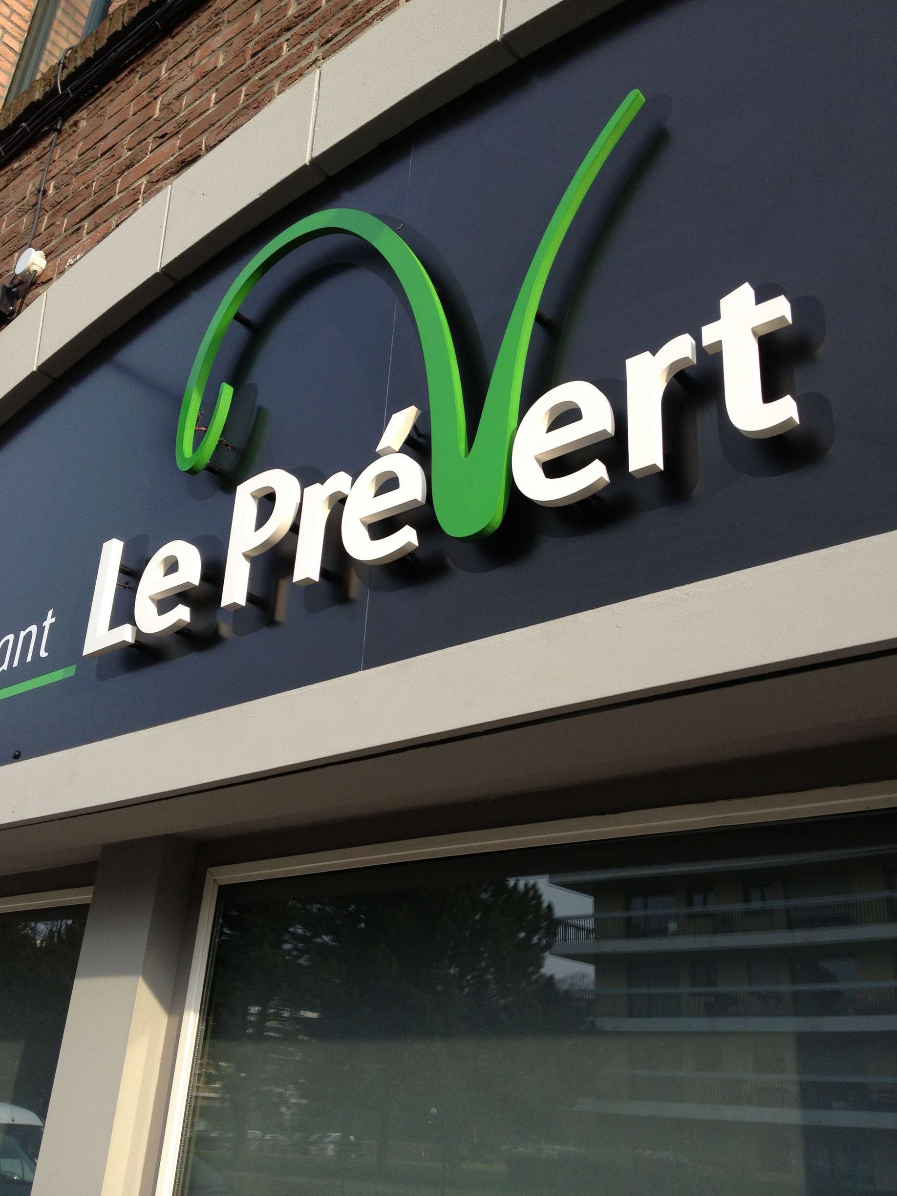 Enseigne restaurant lettres rétroéclairées par led