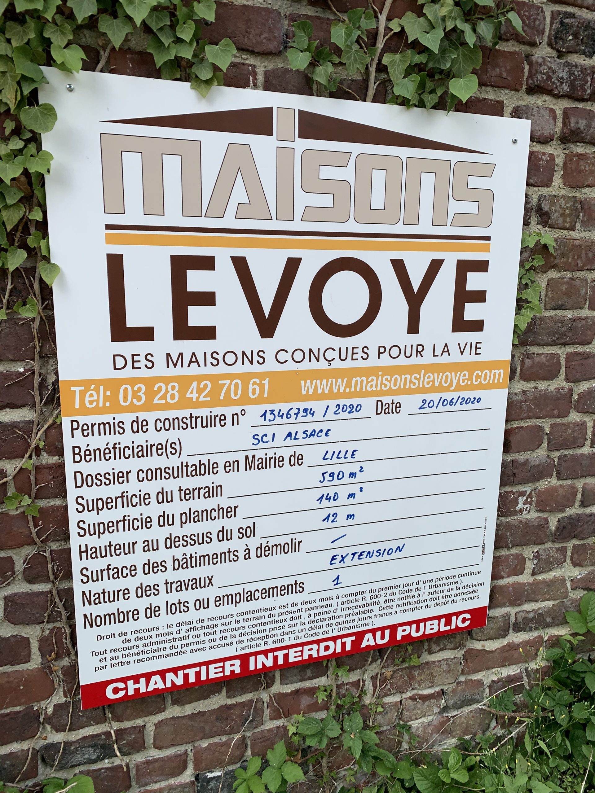 Panneaux permis de construire ou de démolir, panneaux de chantier, panneaux réglementaires, panneaux de démolition, panneaux interdit au public, panneaux matière recyclée, panneaux recyclables imprimés, flèchage de chantier