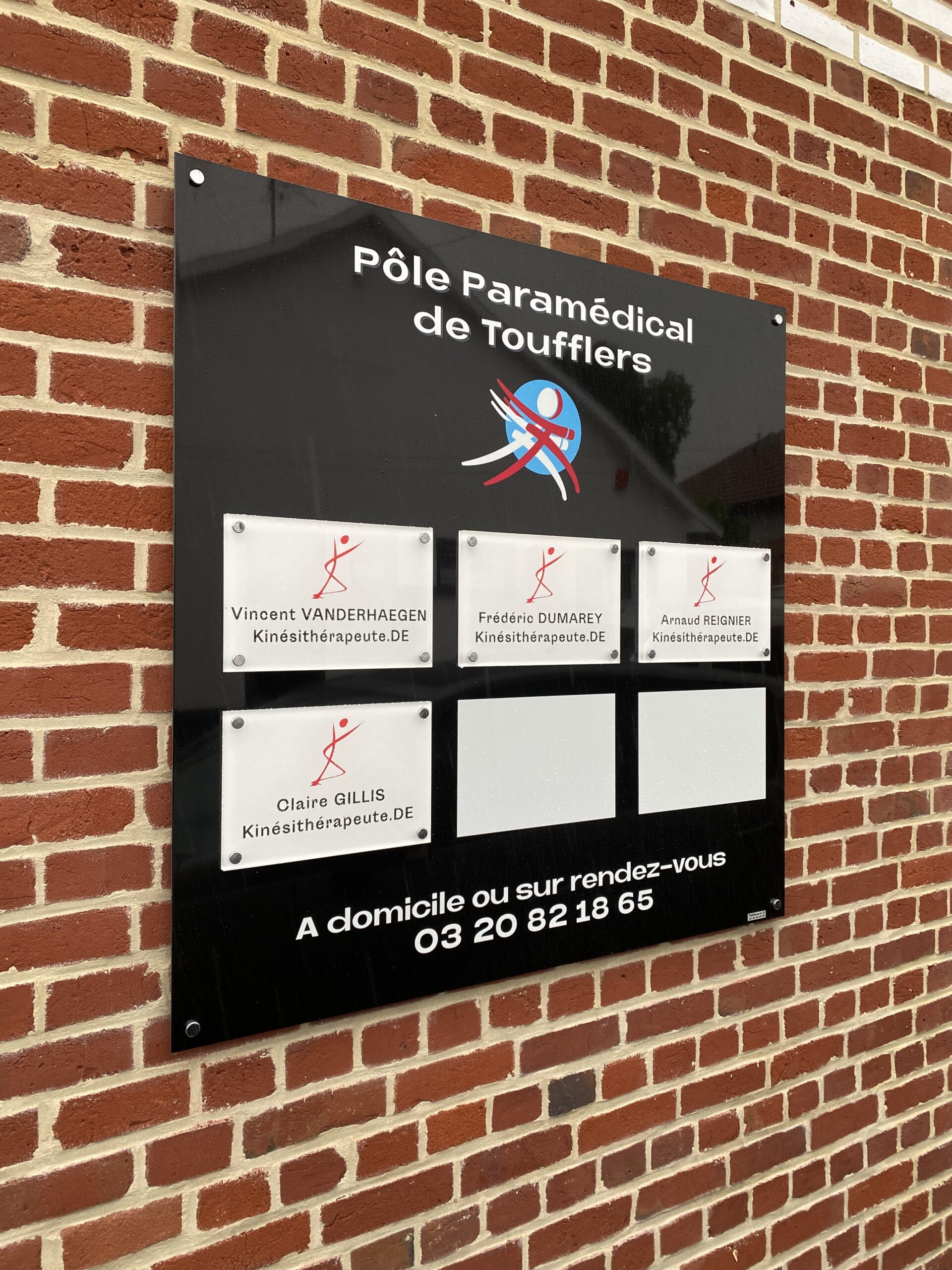 plaque pro, plaque ardoise, plaques originales, plaque professionnelles, plaque d'orthodontiste, plaques 59, plaques Lille, plaque profession libérale, plaque de société, plaque commémorative 59, fabricant plaque pro, fabrication de plaques nord